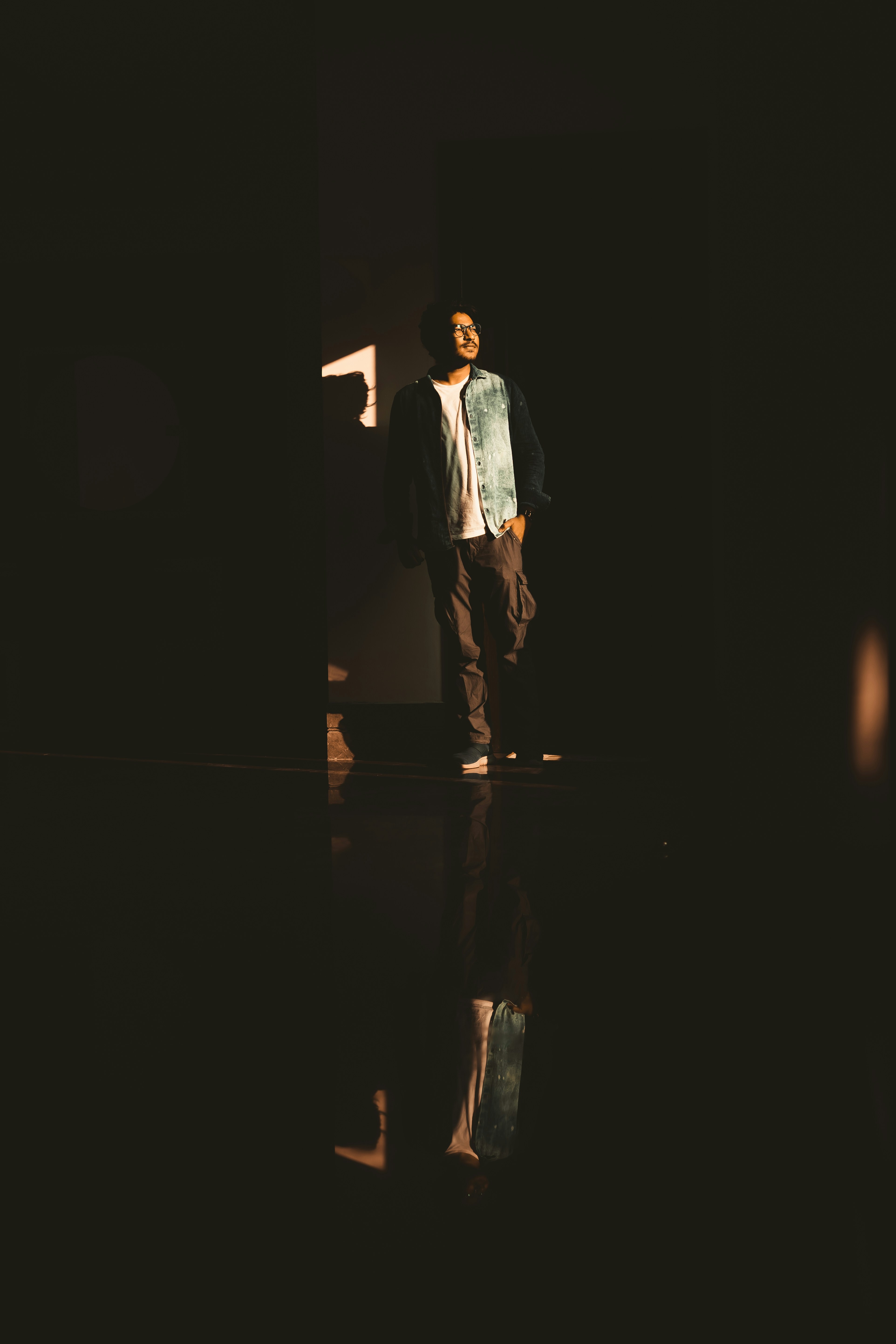 新片上架海报：悬疑推理